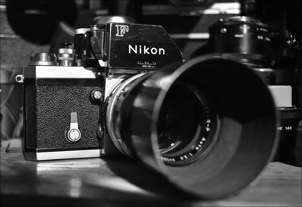 Nikon FTN with Nikkor 105mm 2.5